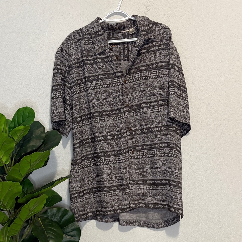 Quiksilver Waterman Black and gray tribal button up Shirt Xl